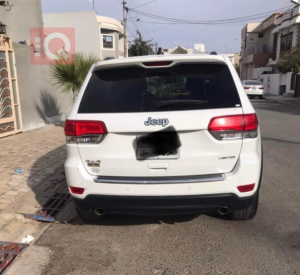 جیپ گراند شیرۆکی